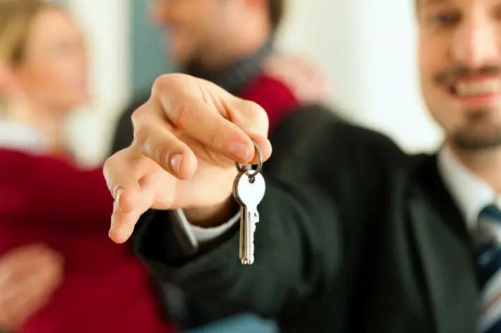getting estate agents on your side