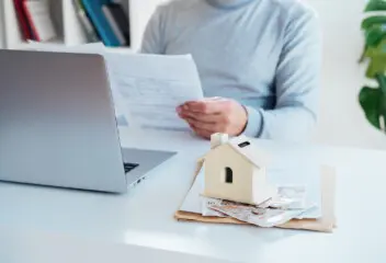 Difference between a solicitor and a conveyancer
