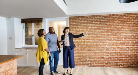 estate agent legal obligations to buyers