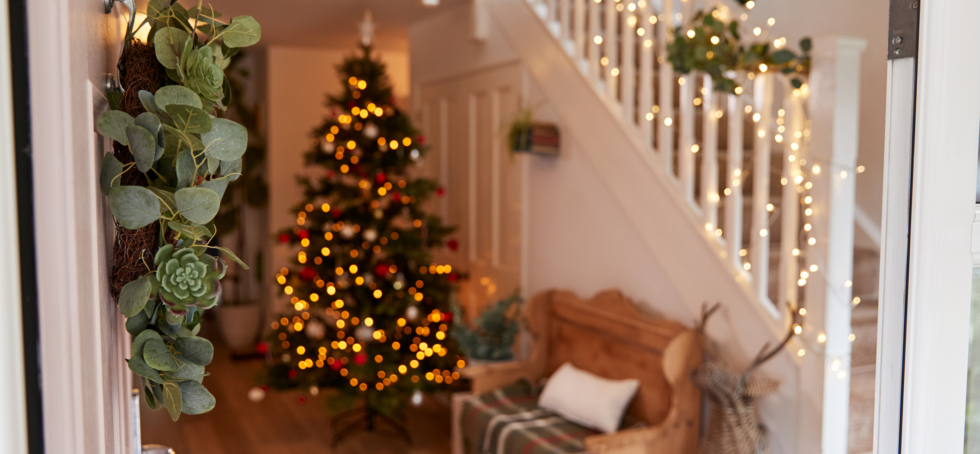 https://hoa.org.uk/wp-content/uploads/2019/10/sell-your-home-before-christmas-980x454.png