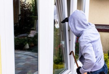 how to stop burglars from targeting your home