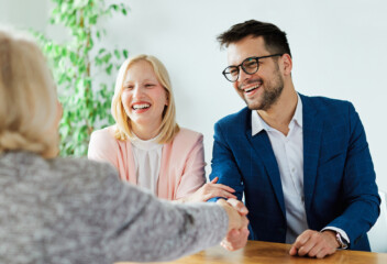 What does a conveyancing solicitor do?